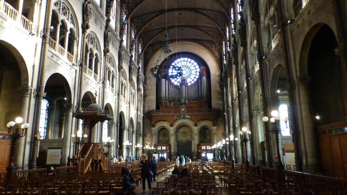 From the Alter looking back toward the Naive and the Rosette window above the entrance.