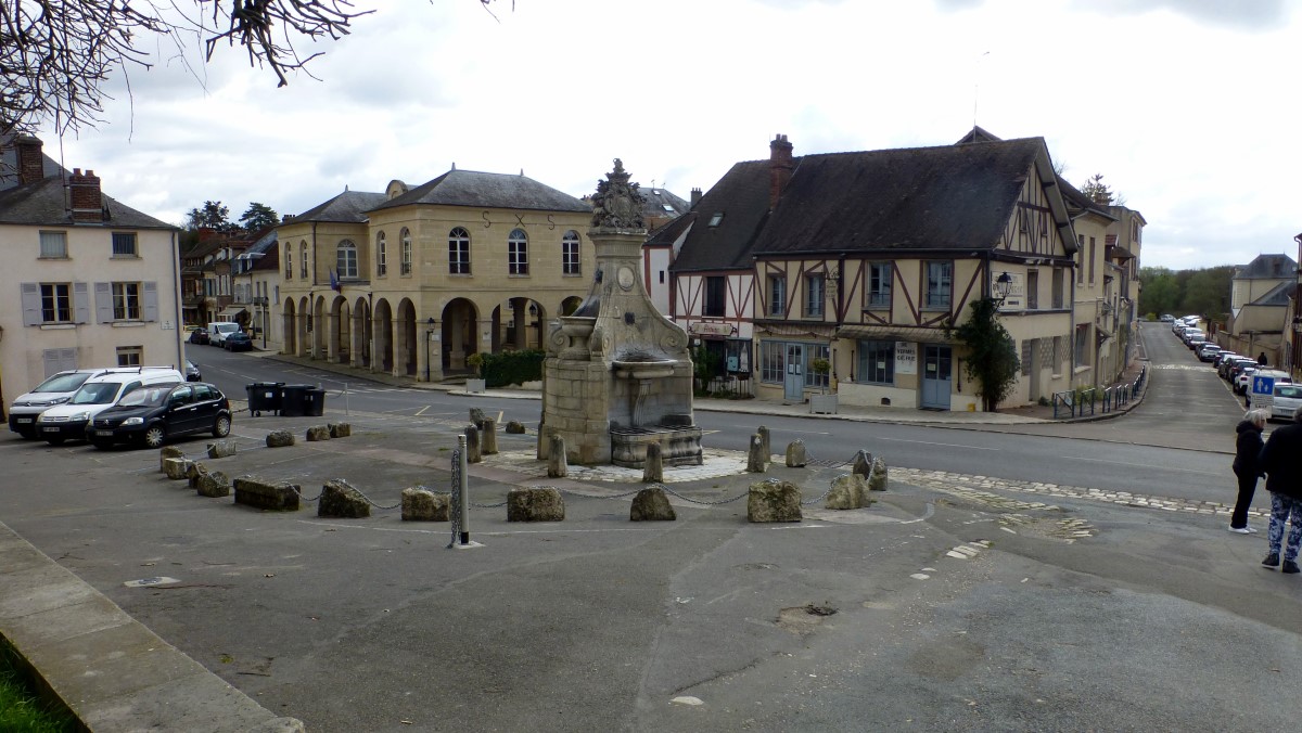 The city center of La Roche-Guyon.