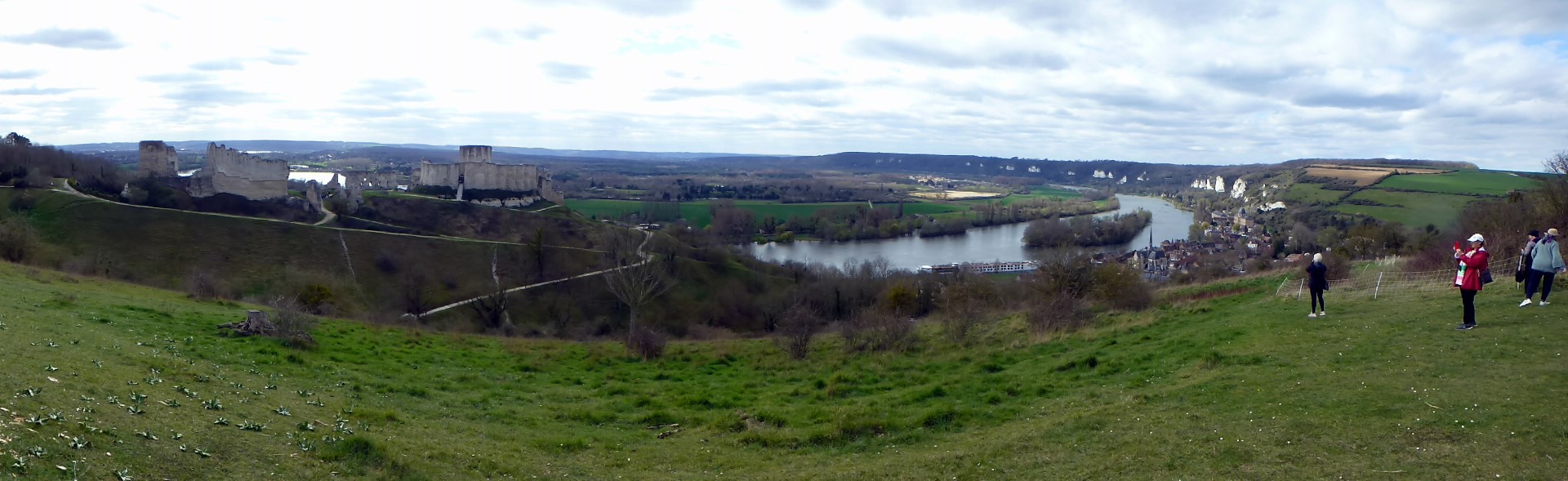 A panoramic view of Château Gaillard and the Seine River. This photo demonstrates the how the location of the Château dominates the river and the entire valley to the north.