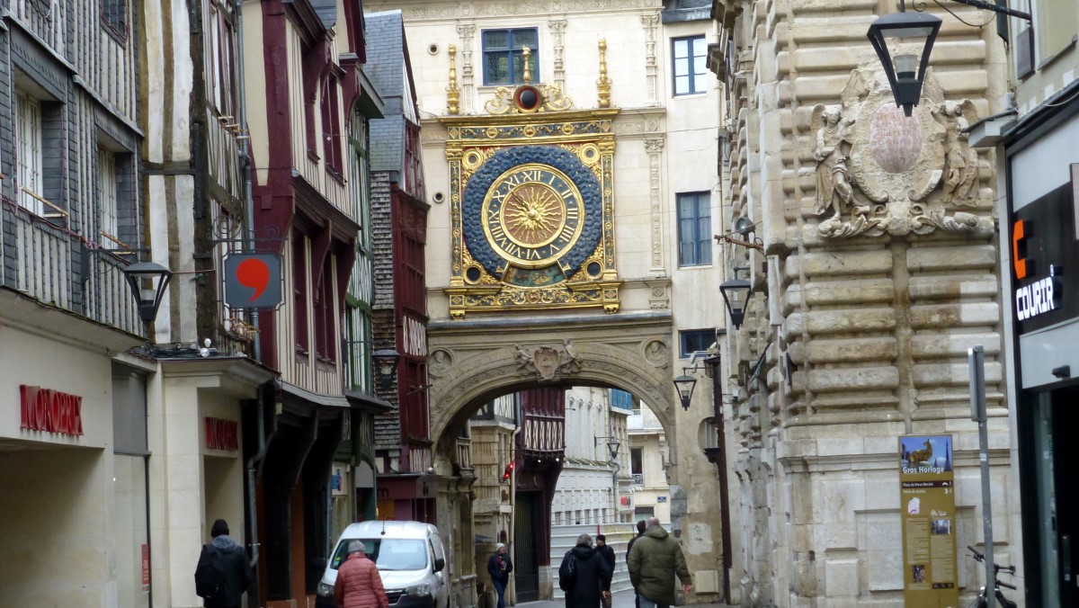 The city clock has but one hand. Of course, what good Frenchman cares about minutes.