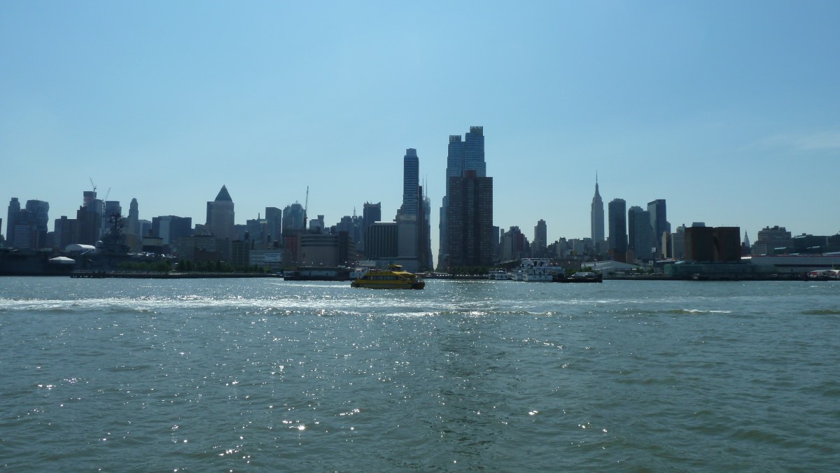 As we left our pier, we looked southeast past Hell’s Kitchen to the Empire State Building & north to Central Park – Midtown Manhattan.