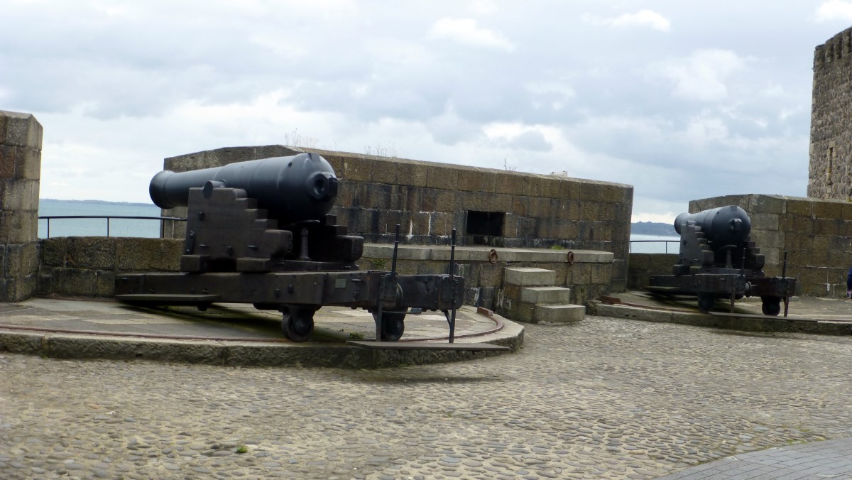 These rifled 64 pounders could throw a shell over a mile