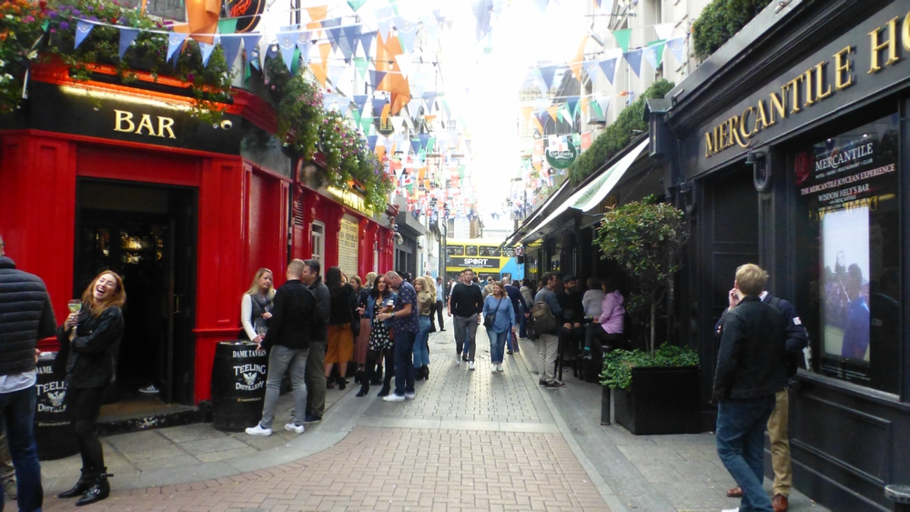 Looking down Dame Street in the Temple Bar district