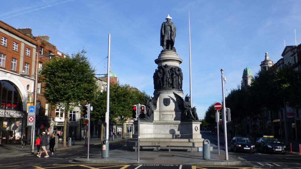 The memorial to Daniel O'Connell, a 19th century nationalist leader. Apparently the locals like to put a paper hat on his head. Reminds me of the Duke of Wellington statue near George Square in Glasgow with his traffic cone hat.