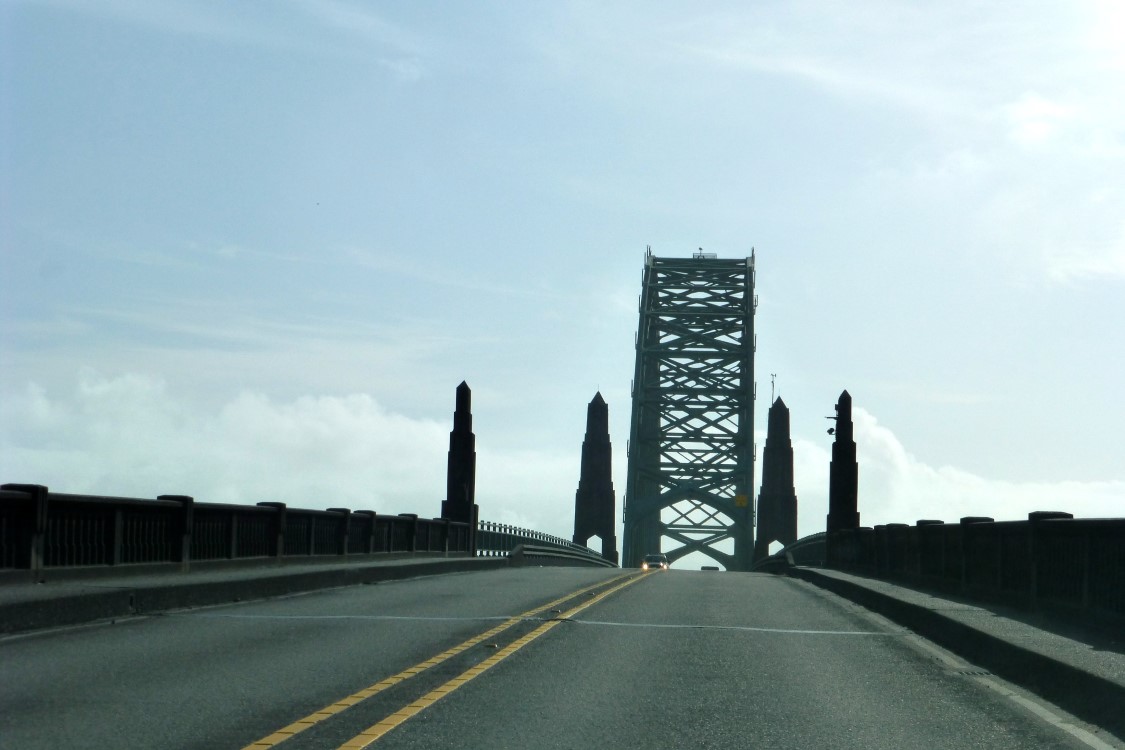 As you approach the bridge, four obelisk shaped finials stand guard. This is typical of all of the early bridges and reflects the art deco design of the time.