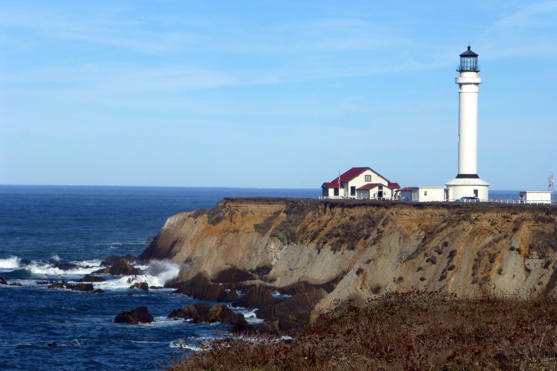 The Port Arena Lighthouse was lit in 1908. However, another lighthouse stood here from 1870 until it was demolished by an earthquake in 1906.