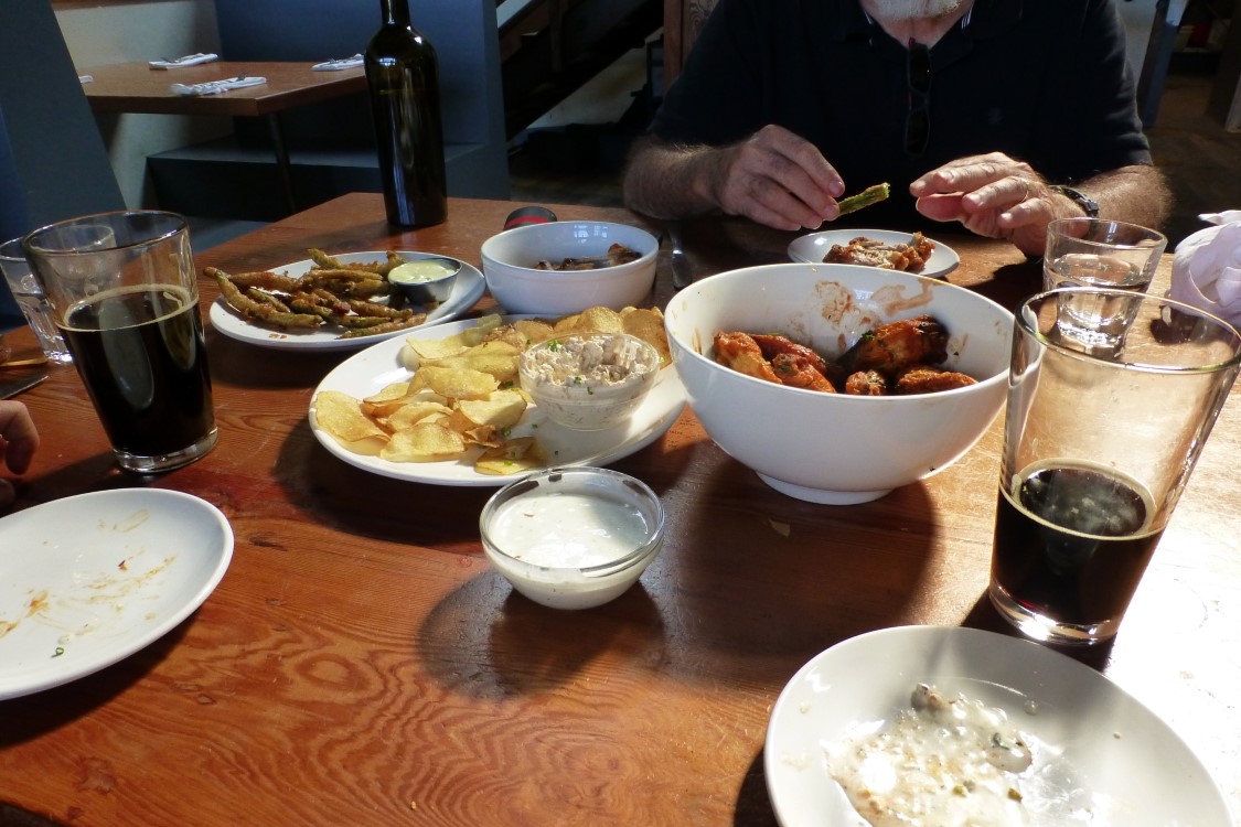 Lunch today was wings (excellent), home fried chips and dip and some batter fried green beans with a garlic aioli. And a coffee stout for yours truly.