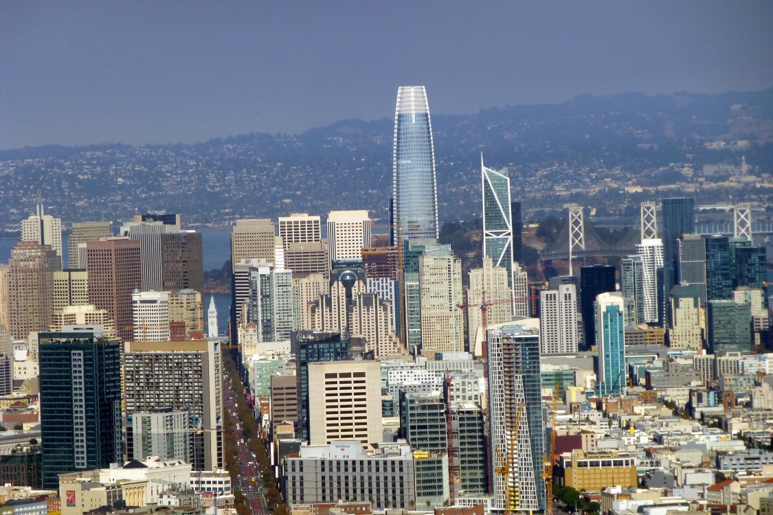 Looking down on downtown San Fran and the financial district from Twin Peaks.