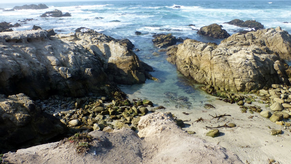 Looks like a lovely place to dip your toes in the surf...however, the temp of the water averages less than 60°.