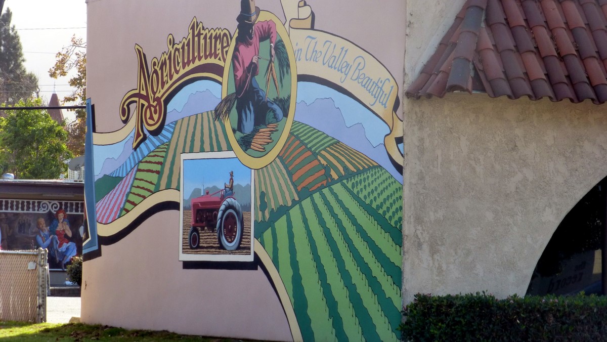 Another mural, this one celebrating the agricultural heritage of the area, as shown in the photo above.