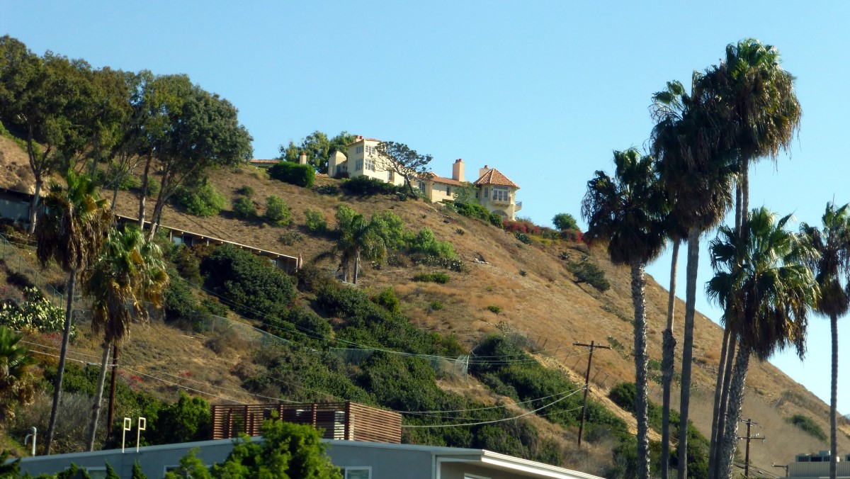 Passing through the Malibu area, we saw many of these quaint haciendas overlooking the sea. 