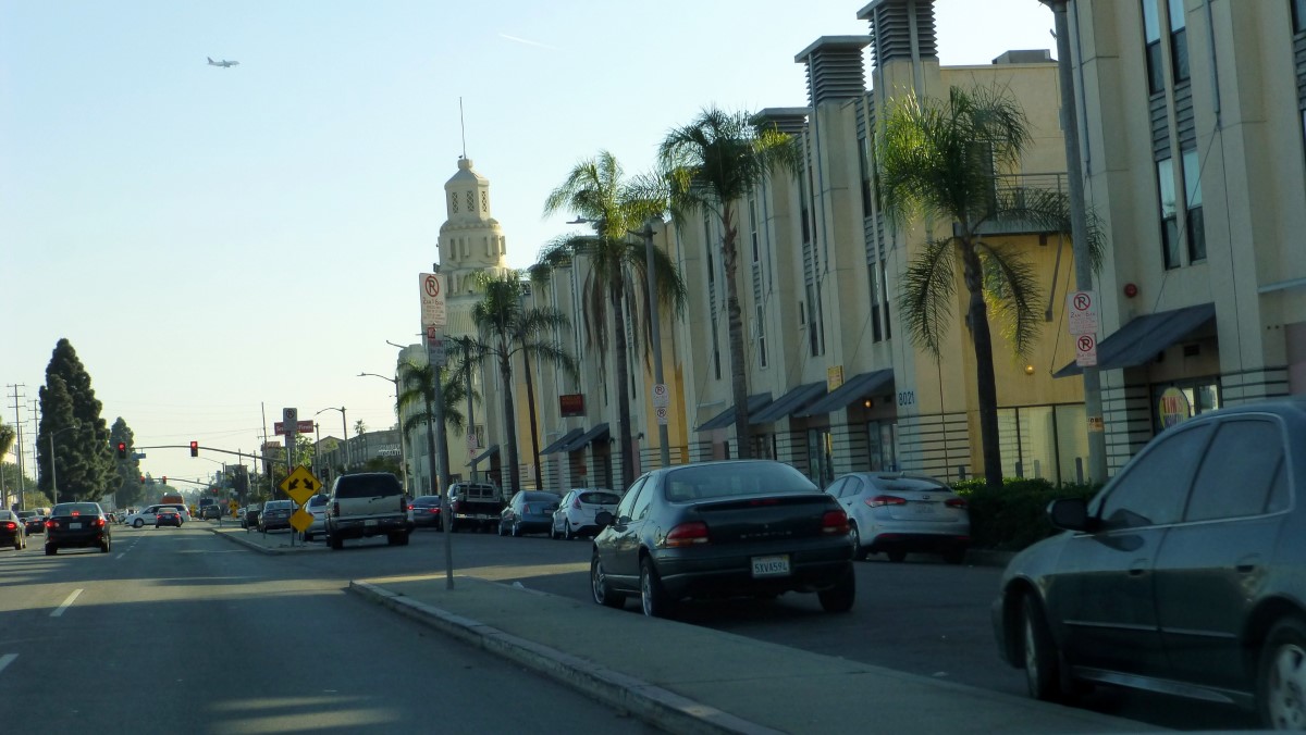 Making our way to our motel, we passed the Church of Scientology Community Center. Our Lady of the GPS took us through some rough looking neighborhoods on the way to our motel. I've had a talk with her about choosing the shortest versus the fastest route.