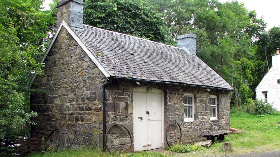 We came across this small cottage at one of our stops.