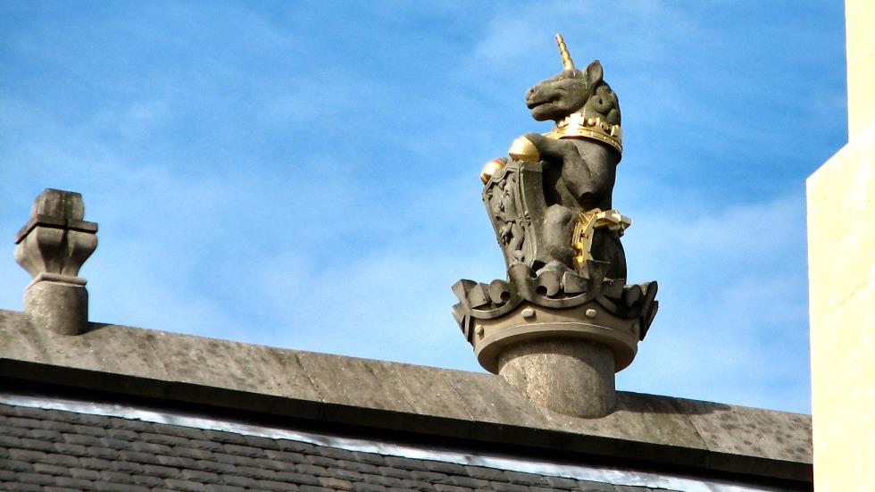 The royal unicorn of Scotland on top of the roof of the Great Hall.