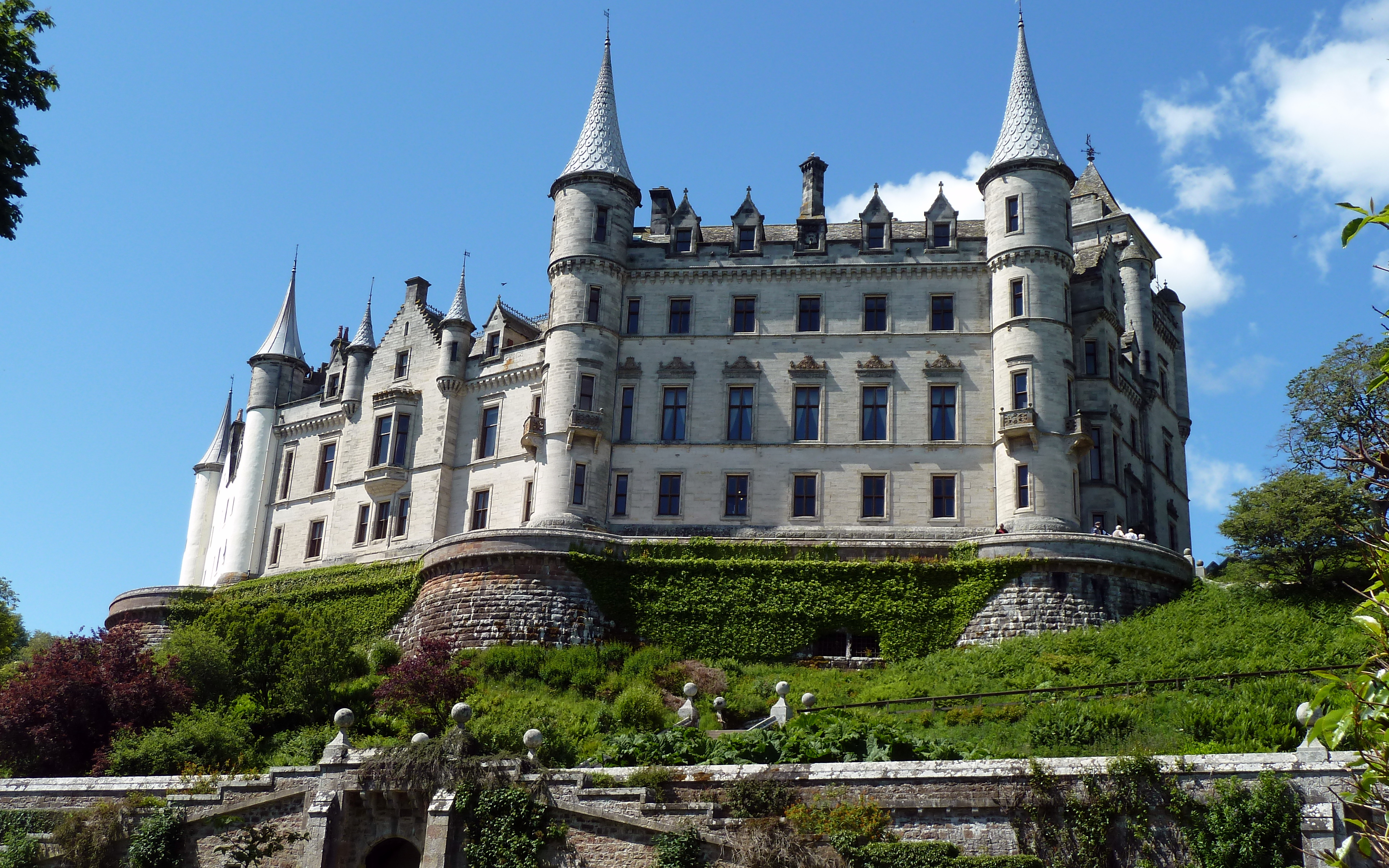 Dunrobin Castle looking up from the gardens. (2011)
