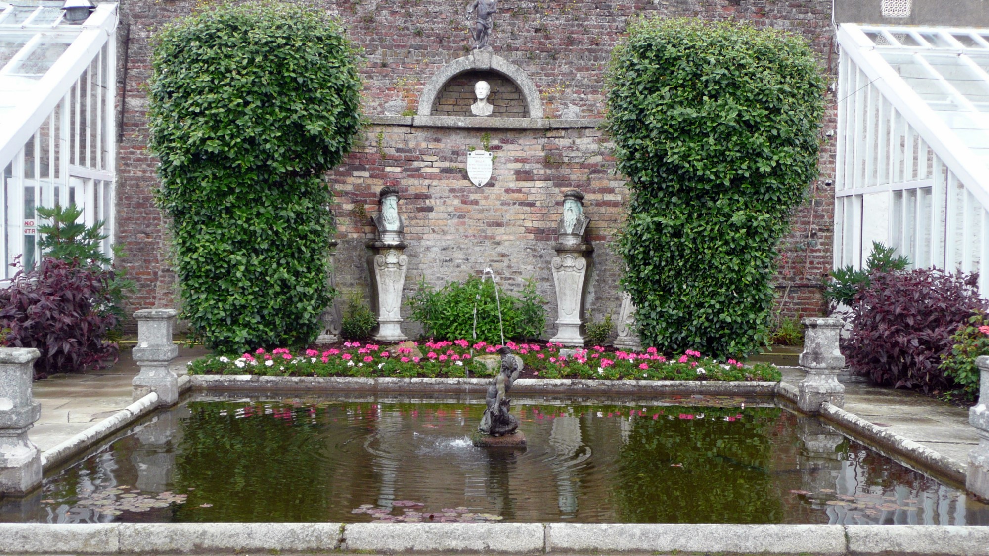 Powerscourt includes many fountains including Julia’s Memorial with busts of Michaelangelo and Leonardo da Vinci.