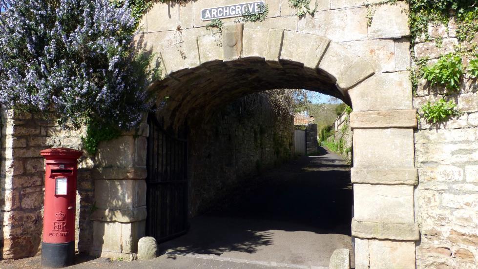 My 2<sup>nd</sup> great grandfather, William Flew, lived at the end of this lane in the mid-19<sup>th</sup> century. He walked beneath this arch daily.