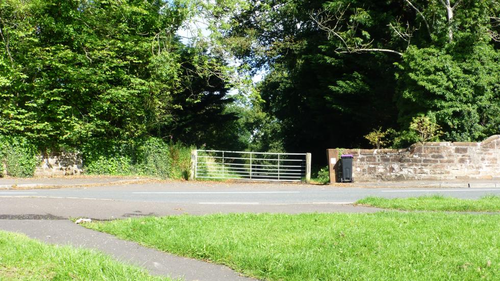 All that remains of Drumley House is this gate to the lane leading up to it location.