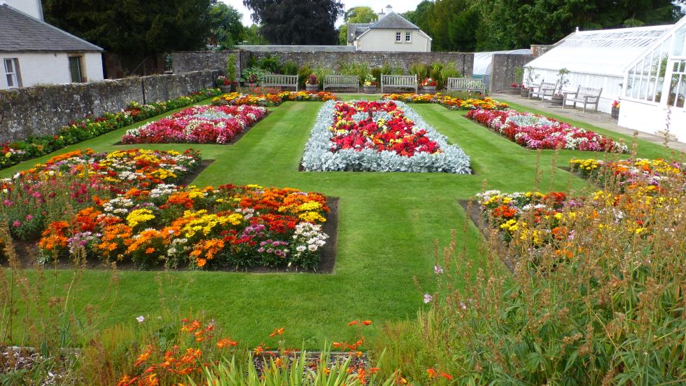 As we left the Abbey, we came across this lovely garden.