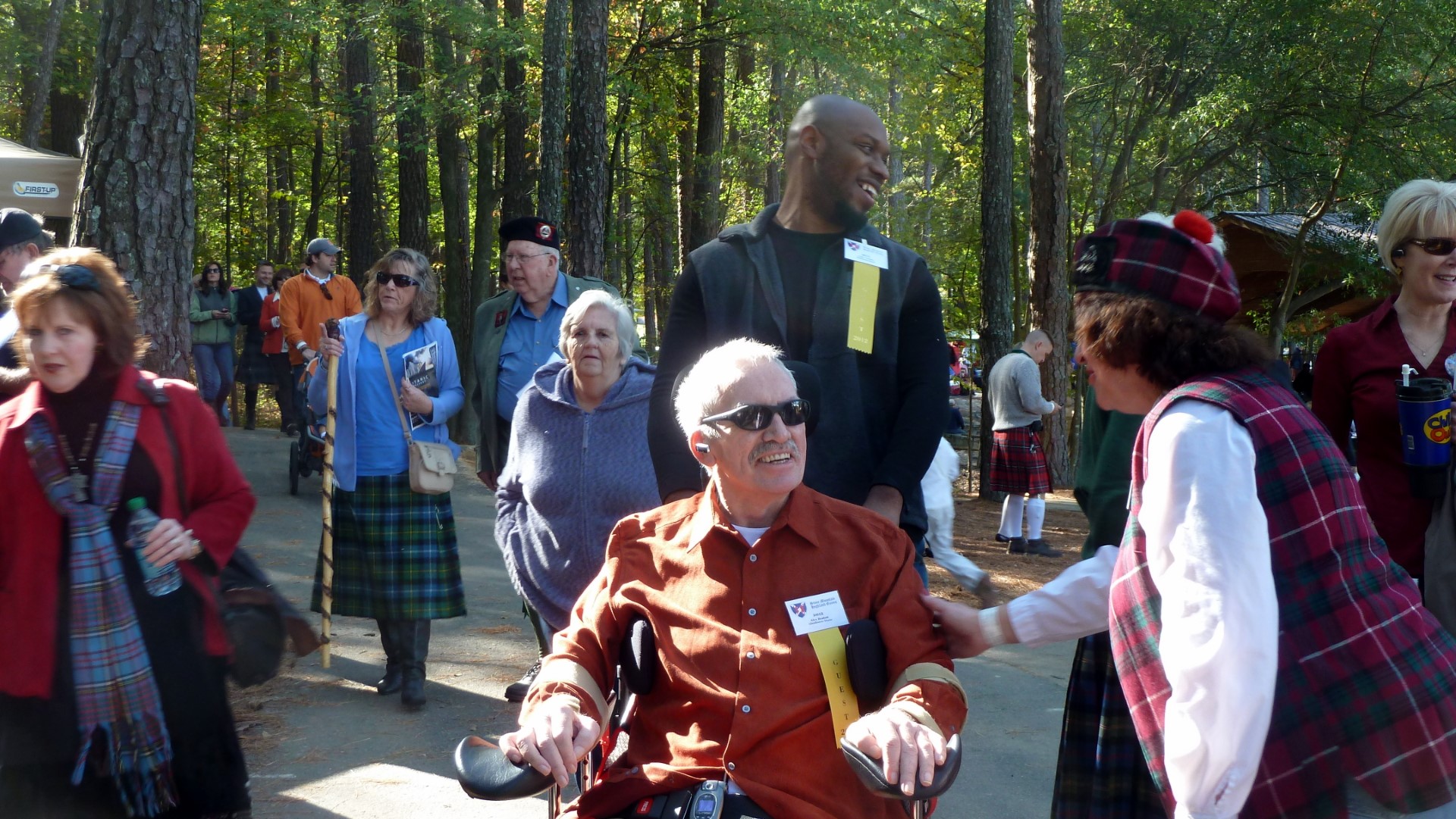 It was quickly evident that Alex was not going to go more than five feet without stopping to talk with one of his friends or fans. Once again his friend, John Turner, came out to see that Alex was escorted in style. You might remember John as one of Alex’s aids from Shepherd. He also attended Stone Mountain last year.